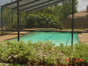 pool.jpg (39250 bytes)